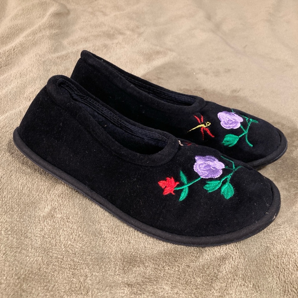 NWOT Slippers Vintage 80s 90s Embroidered Slip On Black Size Large L 8-9